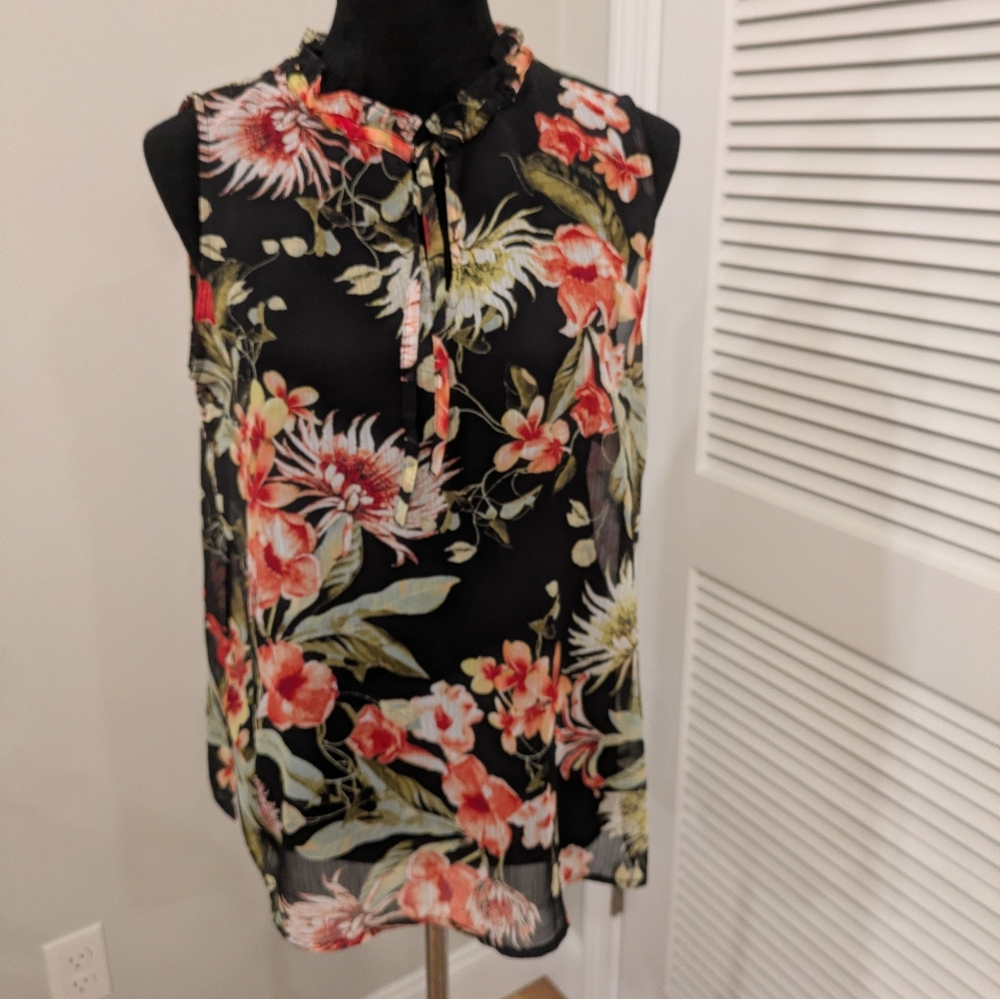 Liz Claiborne Size PM Women's Top Sliveless New With Tag